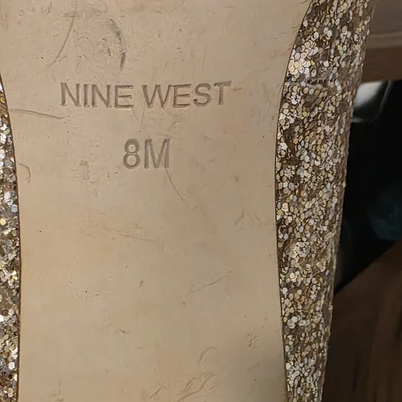 Nine West Gold Glitter Women's Heels- Used- Size 8 - Picture 7 of 7